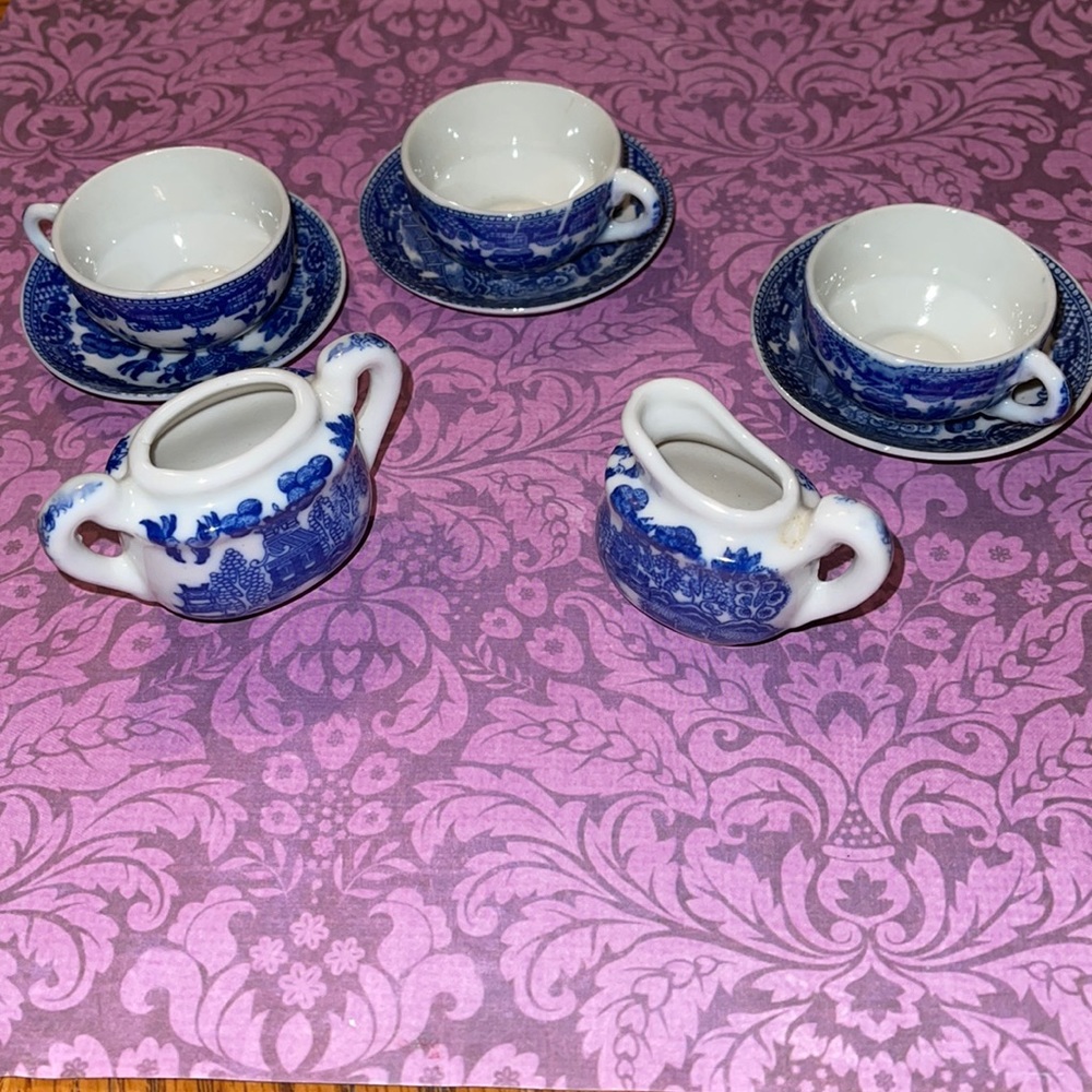 Vintage made in Japan blue Willow tea set